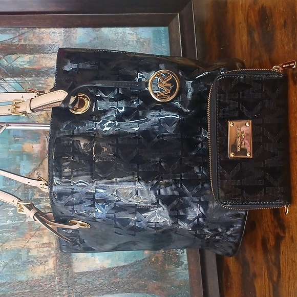 Michael kors logo pvc signature tote black and tan With Matching Wallet Set - Picture 1 of 16